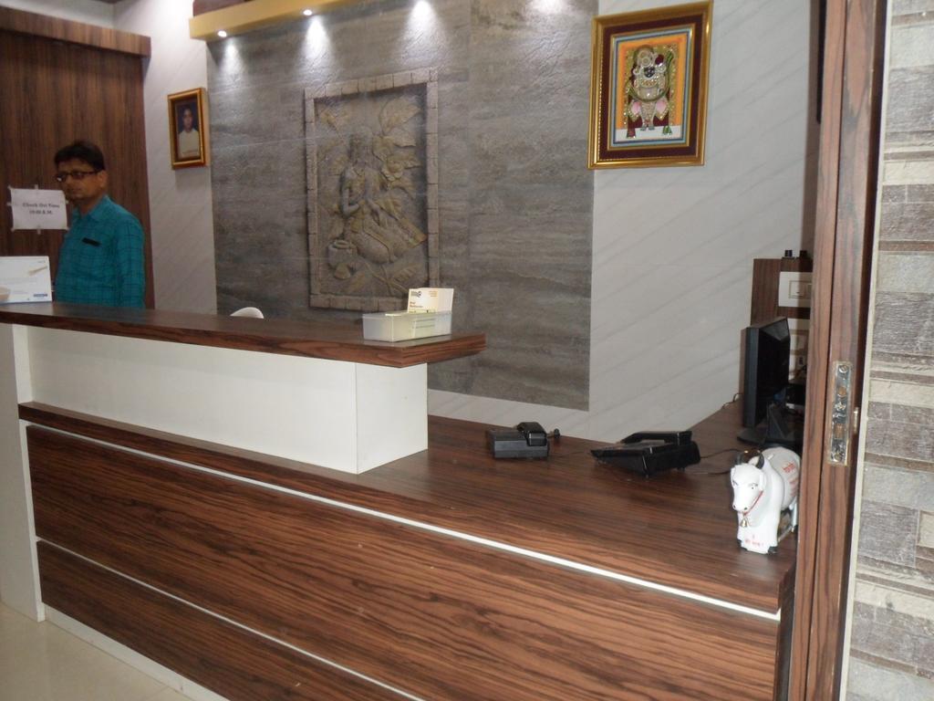 Hotel Madhusudan Dwarka  Exterior photo