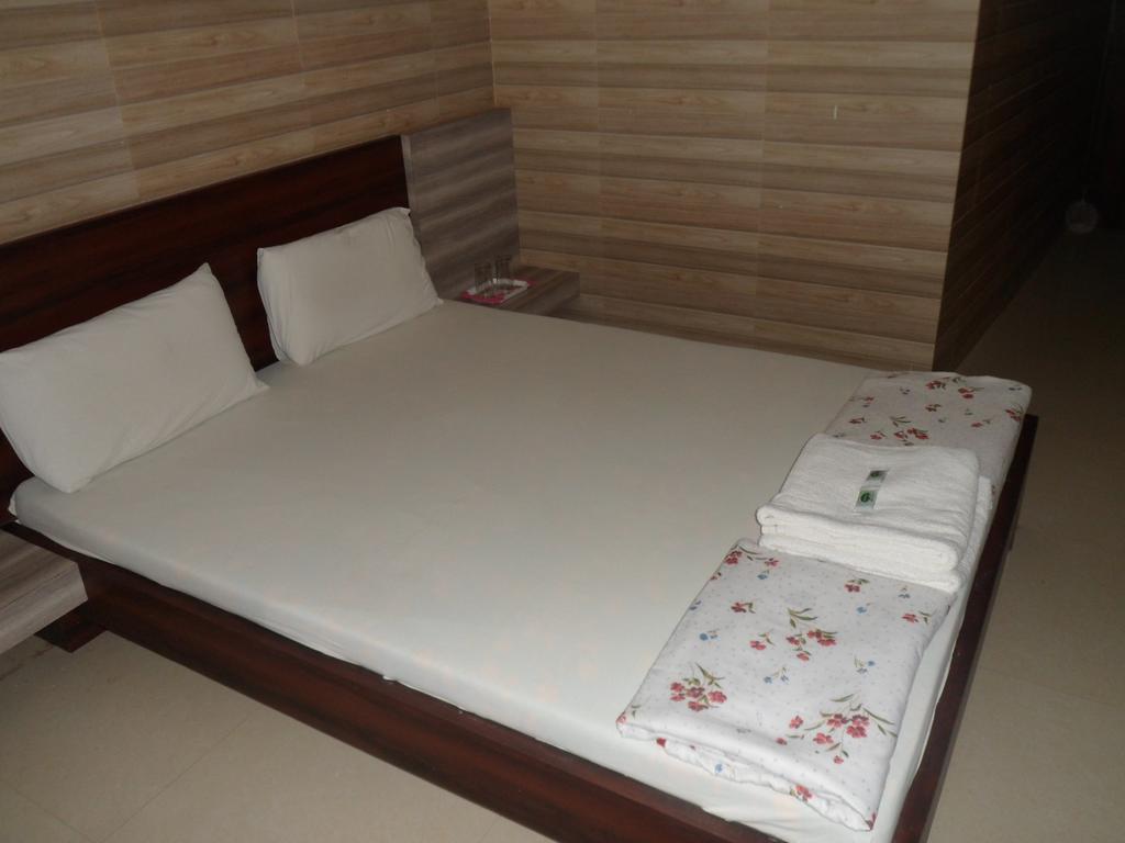 Hotel Madhusudan Dwarka  Exterior photo